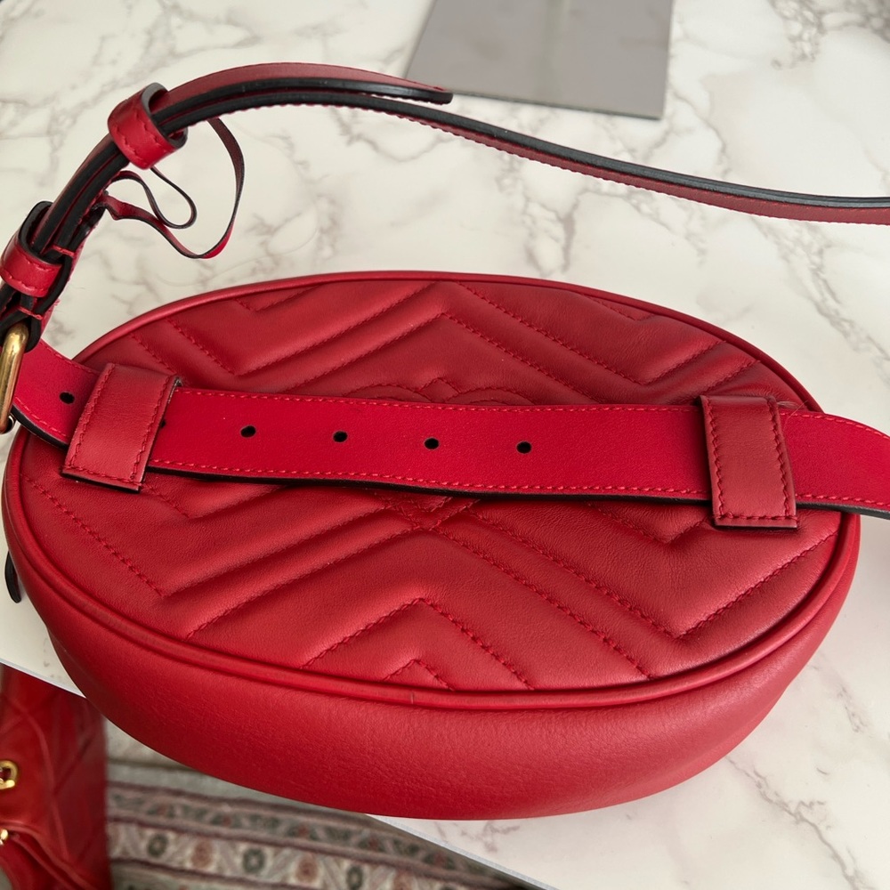 Gucci Red Marmont Belt Bag - Picture 2 of 9